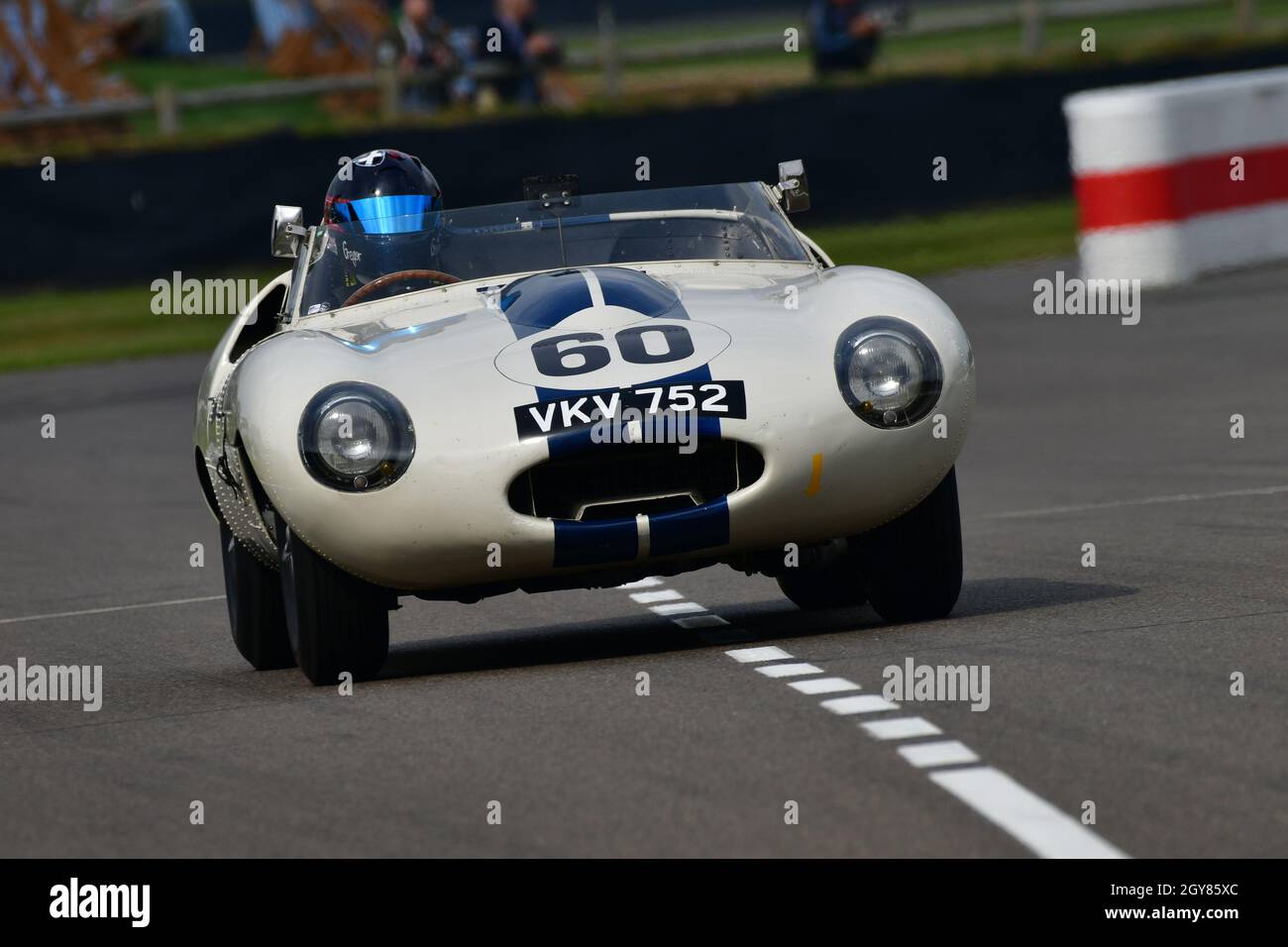 Gregor Fisken, Jaguar E2A, Sussex Trophée, voitures qui ont couru entre 1955 et 1960 dans les catégories de voitures de sport de championnat du monde et de production Banque D'Images