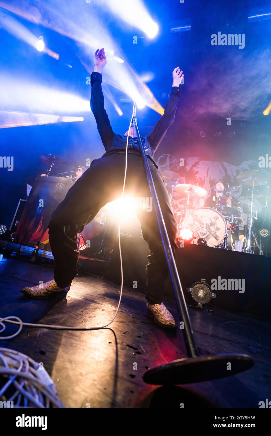 Bergen, Norvège.25 septembre 2021.Le groupe de rock punk norvégien The Dogs joue un concert à l'USF Verftet à Bergen.Ici, la chanteuse Kristopher Schau est vue en direct sur scène.(Photo: Gonzales photo - Jarle H. Moe). Banque D'Images