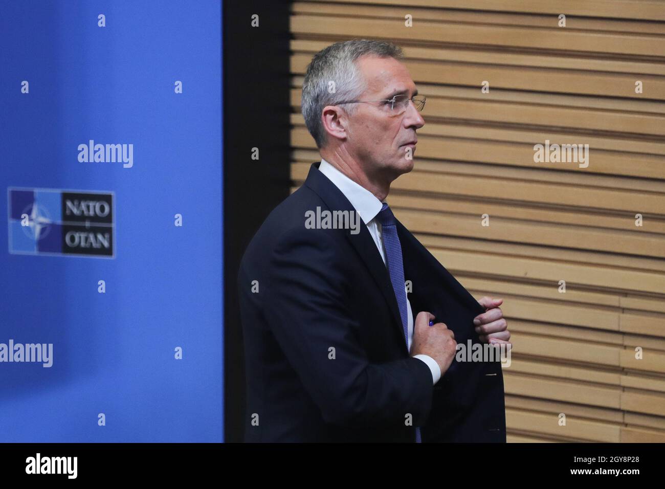 Bruxelles, Belgique.7 octobre 2021.Le Secrétaire général de l'Organisation du Traité de l'Atlantique Nord (OTAN) Jens Stoltenberg assiste à une conférence de presse après la réunion du Conseil de l'Atlantique Nord avec les conseillers de sécurité nationale au siège de l'OTAN à Bruxelles, Belgique, le 7 octobre 2021.Credit: Zheng Huansong/Xinhua/Alay Live News Banque D'Images