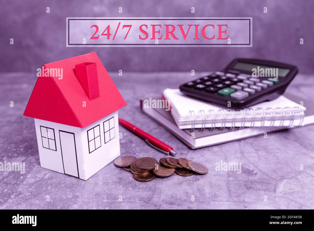 Texte montrant inspiration 24 sur 7 Service, Business concept fournissant une assistance qui est disponible en permanence création de contrat immobilier à vendre, Banque D'Images