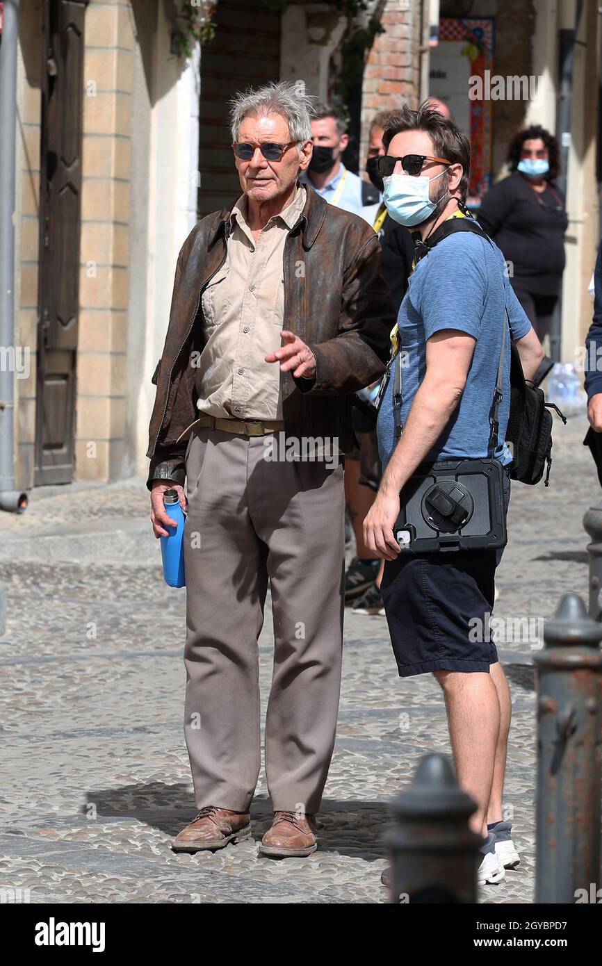 Dans la photo Harrison Ford avant de tourner quelques scènes de l'Indiana  Jones à Cefalù Photo Stock - Alamy