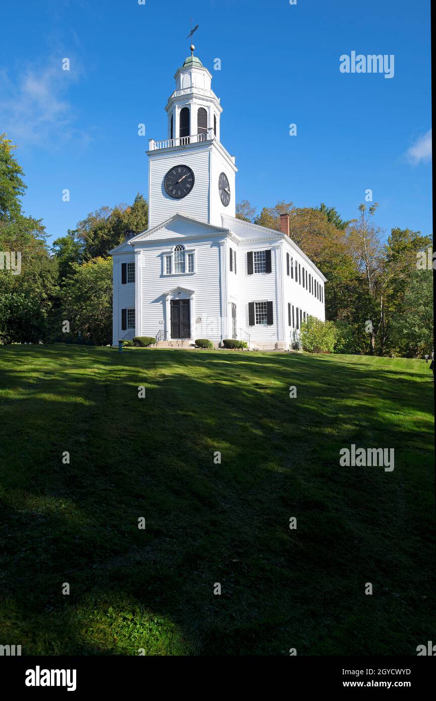 Eglise sur la colline, 1769 - bldg.1845 - Maison de rencontre et église - Lenox, Massachusetts, Etats-Unis Banque D'Images