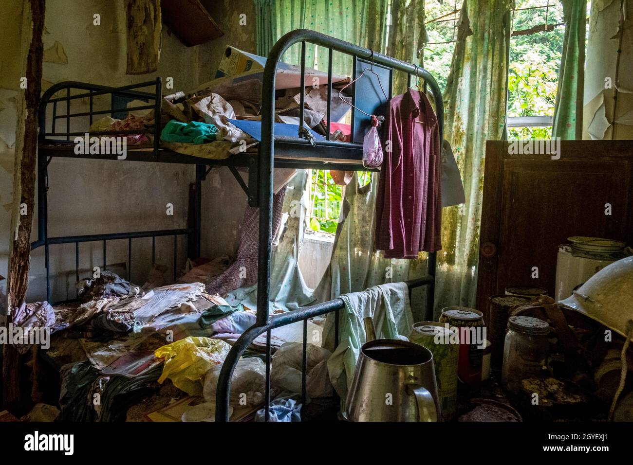 L'intérieur d'une maison abandonnée sur l'île de Man WAN, Hong Kong, Chine Banque D'Images