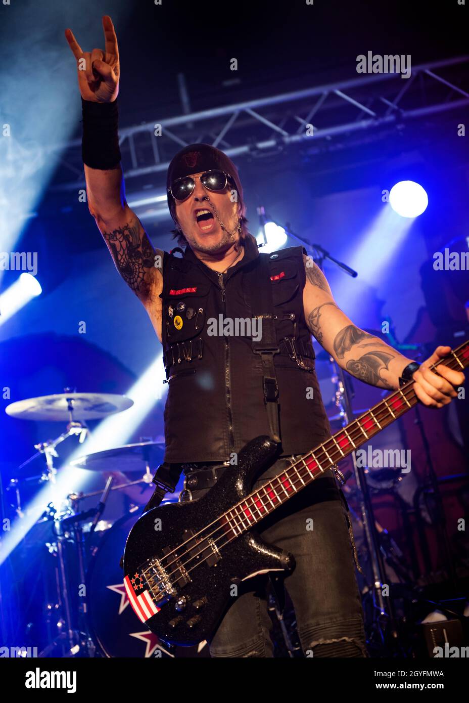 Skid Row (bassiste Rachel Bolan) en concert à Birmingham The Mill, le 08 décembre 2019.Photographie musicale en direct. Banque D'Images