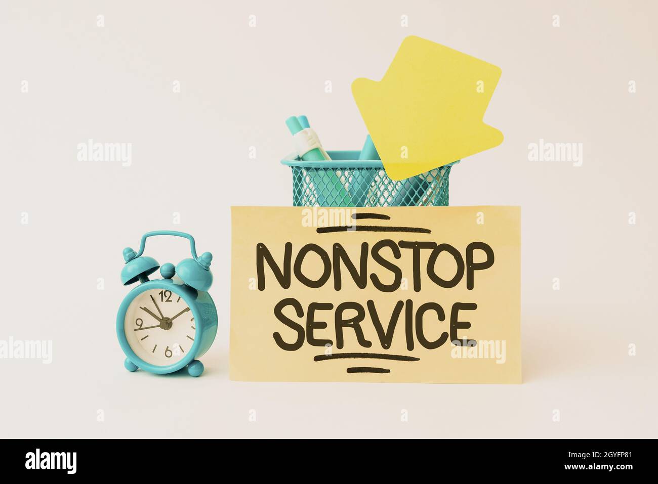 Texte montrant inspiration NonStop Service, Internet concept Service qui est disponible à tout moment et habituellement chaque jour Tidy Workspace Configuration rédaction Desk Banque D'Images