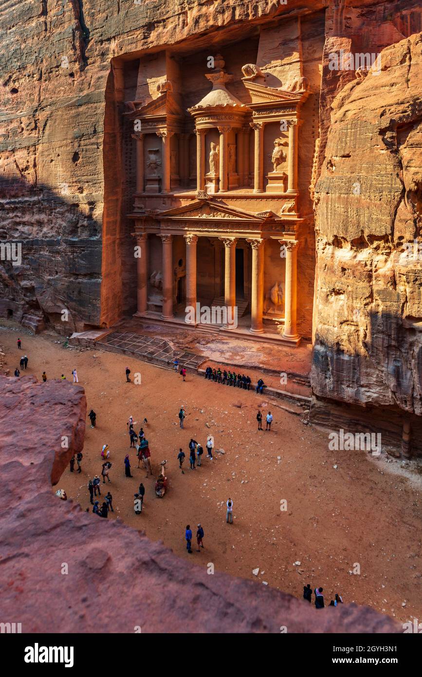 JORDANIE, MA'AN, PÉTRA, LE KHAZNEH (LE TRÉSOR DU PHARAON) Banque D'Images