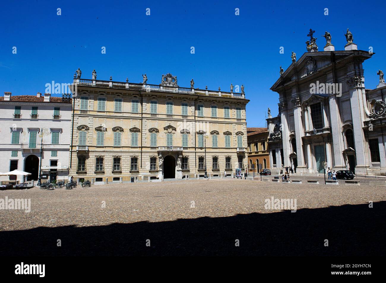 Europe, Italie, Lombardie, Palazzo Ducale dei Gonzaga sur la piazza Sordello à Mantoue.Cathédrale Saint-Pierre et archevêque Banque D'Images