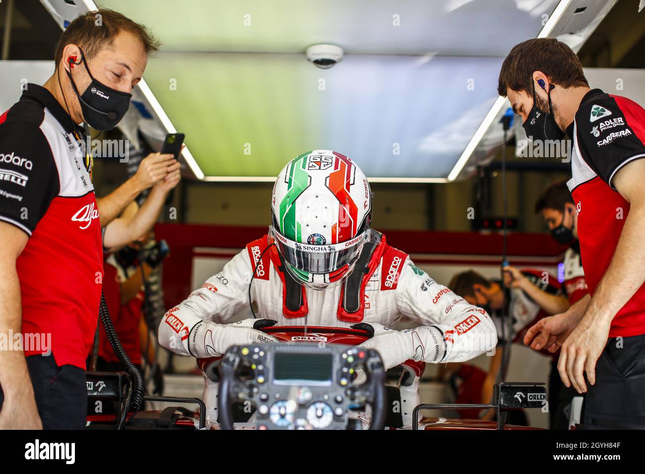 Tuzla, Turquie.08 octobre 2021.Tuzla, Turquie.8 octobre 2021 : Parc d'Istanbul, à Tuzla, Turquie.8 octobre 2021 : Tuzla, Turquie.8 octobre 2021 :GIOVINAZZI Antonio (ita), Alfa Romeo Racing ORLEN C41, portrait au cours de la Formule 1 Rolex Turque Grand Prix 2021, 16e tour du Championnat du monde Formule 1 2021 de la FIA du 8 au 10 octobre 2021 sur le Parc d'Istanbul, à Tuzla, Turquie - photo Xavi Bonilla / DPPI crédit:DPPI Media/Alamy Live News crédit: DPPI Media/Alamy Live News crédit: DPPI Media/Alamy Live News Banque D'Images