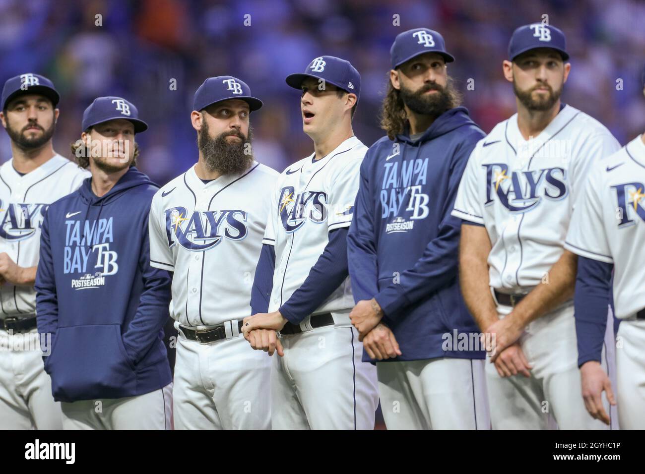 Saint-Pétersbourg, Floride.États-Unis; Tampa Bay Rays joueurs au début du match d'ouverture contre le Boston Red Sox de l'American League Division Series au tr Banque D'Images