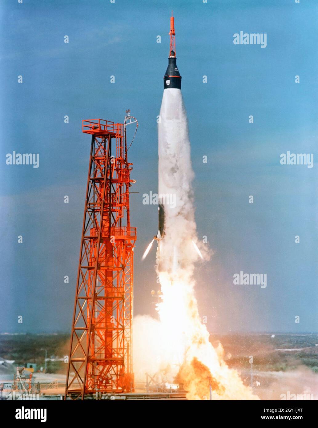 (29 novembre 1961) --- vue sur le décollage de Mercury-Atlas 5 (ma-5) transportant le chimpanzé de l'espace 'Enos' le 29 novembre 1961 du Centre spatial Kennedy, Floride Banque D'Images