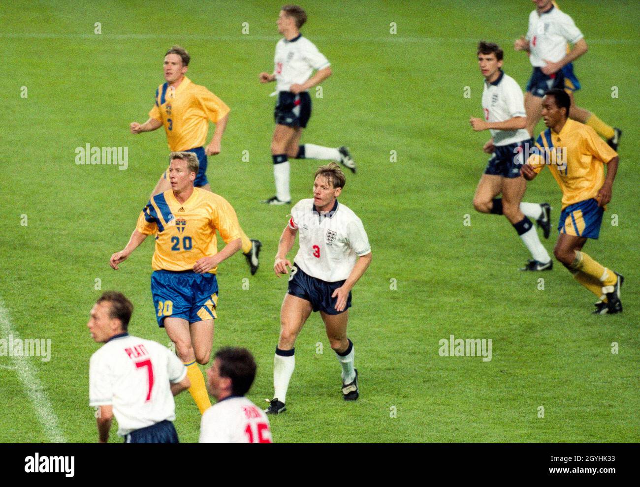 SUÈDE-ANGLETERRE EURO 92 2-1 jeu homme-homme J Eriksson(3) J Ekström( 20) N Martin(13) S Pearce (3) M Dahlin (17) D Platt (7) N Webb(15) Banque D'Images