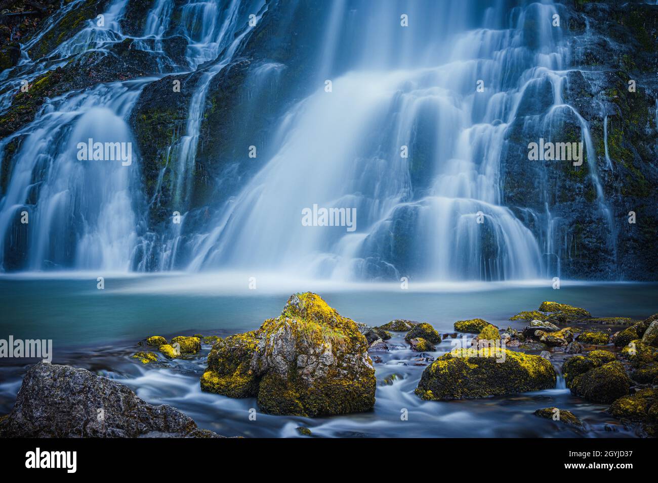 Le Gollinger wasserfall (parfois appelé Gollingfall ou Schwarzbachfall) est l'une des plus belles cascades d'Autriche, située à Golling an der Banque D'Images