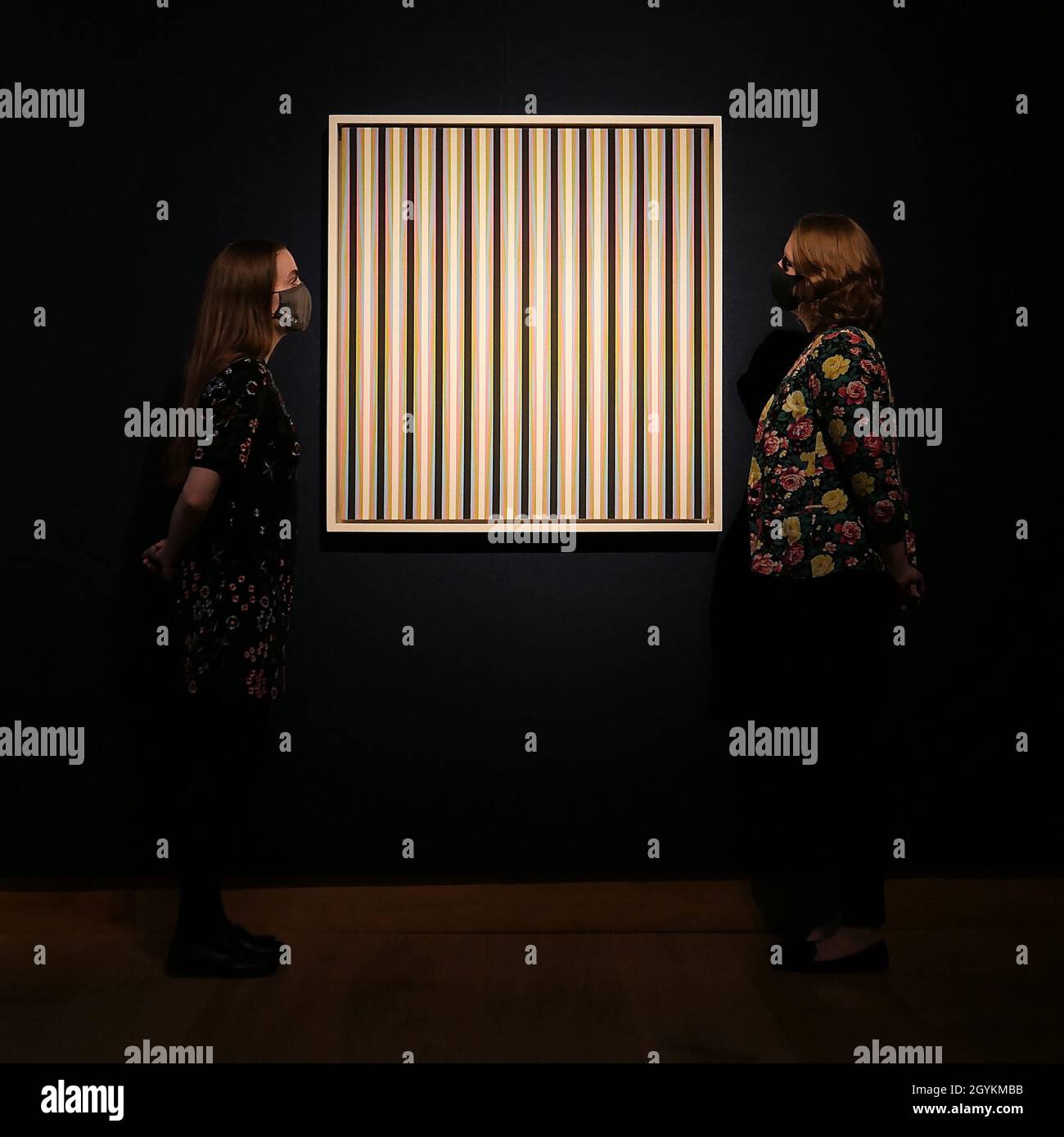 Œuvres de Jean-Michel Basquiat , Peter Doig ,david Hockney , Bridget Riley ,Radiohead x Stanley Donwood , comment disparaître complètement 9-15 octobre partenaire de Christie avec thom Yorke de radiohead pour présenter des œuvres de Stanley Donwood , créées pour l'album Kid A ,Offert en premier ouvert le 5-19 octobre 2021 .1-54 redéfinir la tendance - les histoires en train de se rendre 9-15 octobre 2021 .Bold Black British ), sous la direction d'Aindrea Emelife , jusqu'au 21 octobre Christie's , en partenariat avec la conservatrice visionnaire Aindrea Emelife , présentera l'héritage des artistes Black British . Banque D'Images