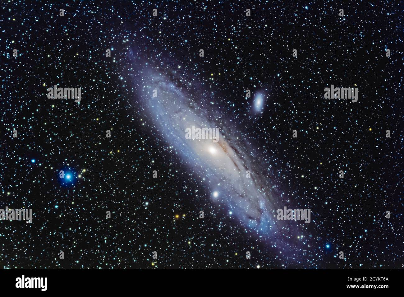 Image test de M31 prise pour une illustration de livre utilisant une configuration d'entrée de gamme à ciel profond pour montrer ce qui est possible.C'était avec le SharpStar 76 mm EDPH a Banque D'Images