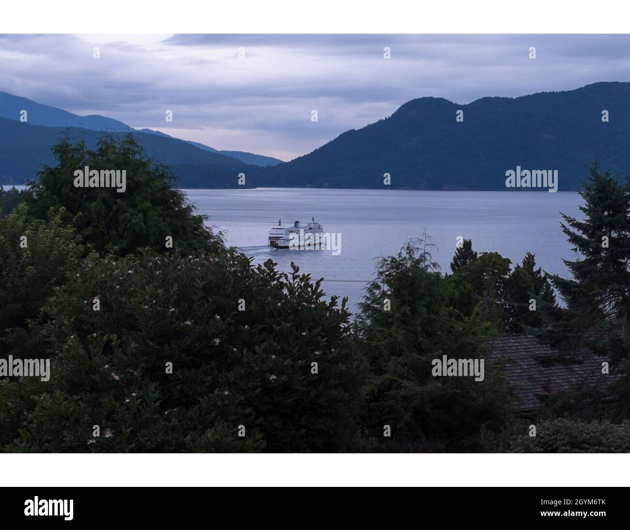 Vue sur Howe Sound, en direction de Horseshoe Bay depuis Langdale, C.-B., Canada. Banque D'Images