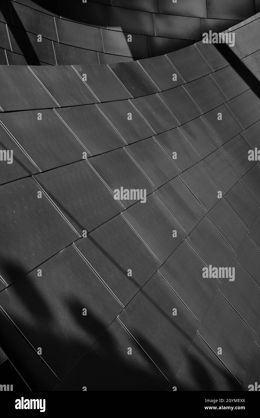 Gros plan des détails architecturaux en noir et blanc, créant une image abstraite utile comme arrière-plan Banque D'Images