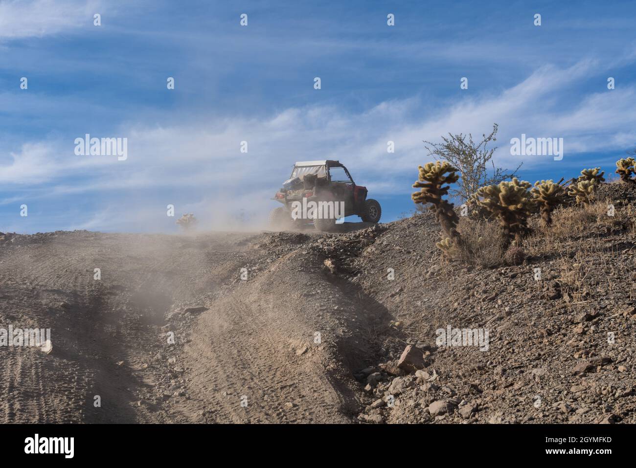 Après un véhicule tout-terrain UTV en 4x4 sur le sentier Dripping Springs Trail dans les montagnes de Plomosa près de Quartzsite, Arizona. Banque D'Images