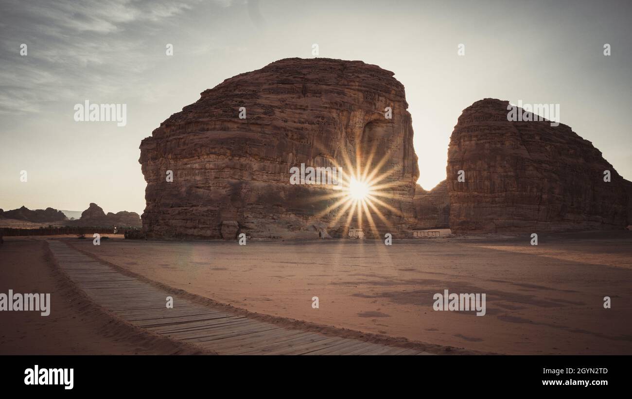 Vue sur le coucher du soleil à Elephant Rock HEGRA (Al ULA) Arabie Saoudite Banque D'Images