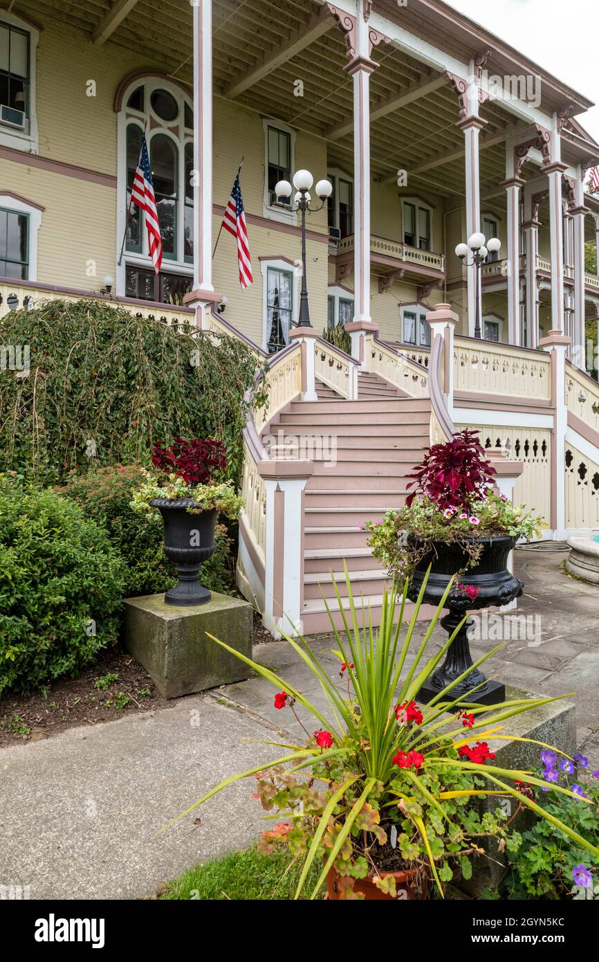 Chautauqua, New York - l'hôtel Athenaeum de l'établissement Chautauqua, sur la rive du lac Chautauqua. Banque D'Images