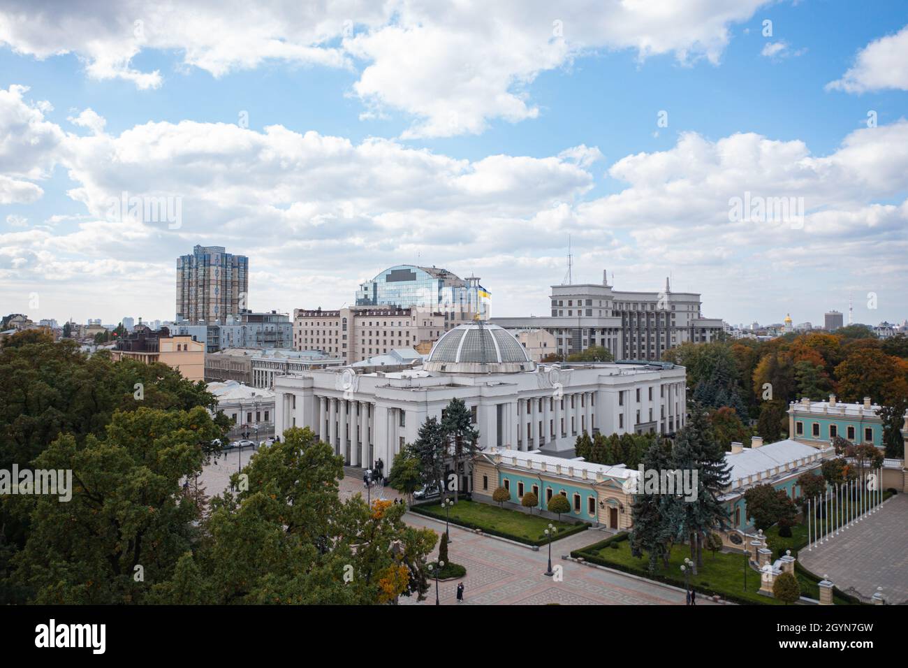 Kiev, Ukraine - 6 octobre 2021: Verkhovna Rada (Parlement) bâtiment à Kiev.Vue de drone Banque D'Images