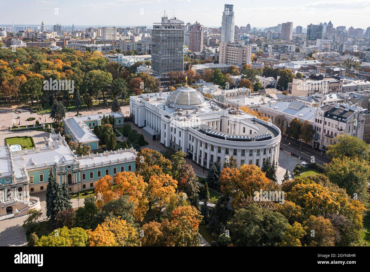 Kiev, Ukraine - 6 octobre 2021: Verkhovna Rada (Parlement) bâtiment à Kiev.Vue de drone Banque D'Images