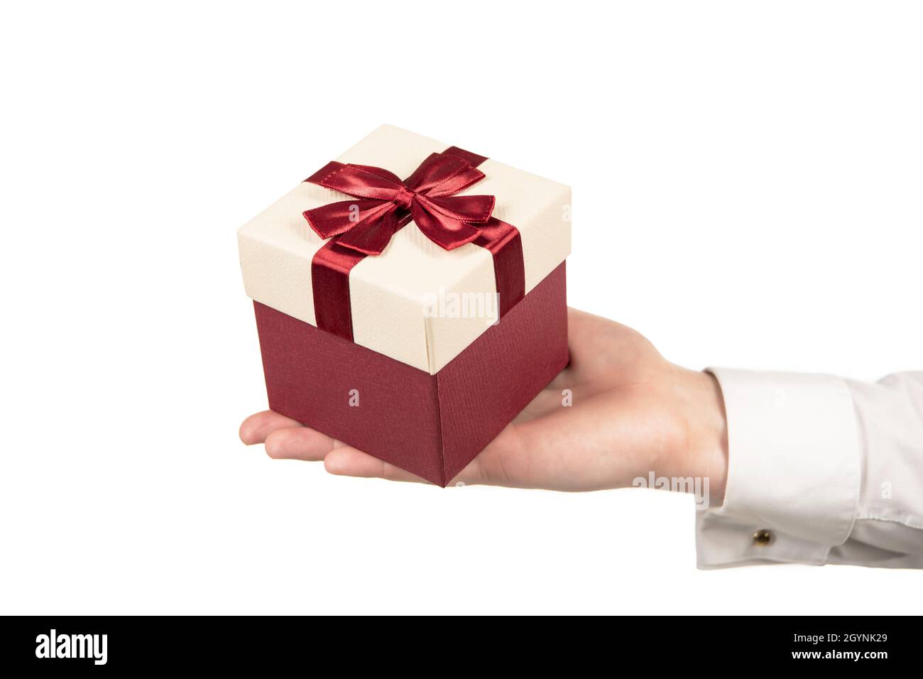 boîte-cadeau à main. préparez-vous pour une date romantique. récompense d'affaires. message d'accueil. Banque D'Images