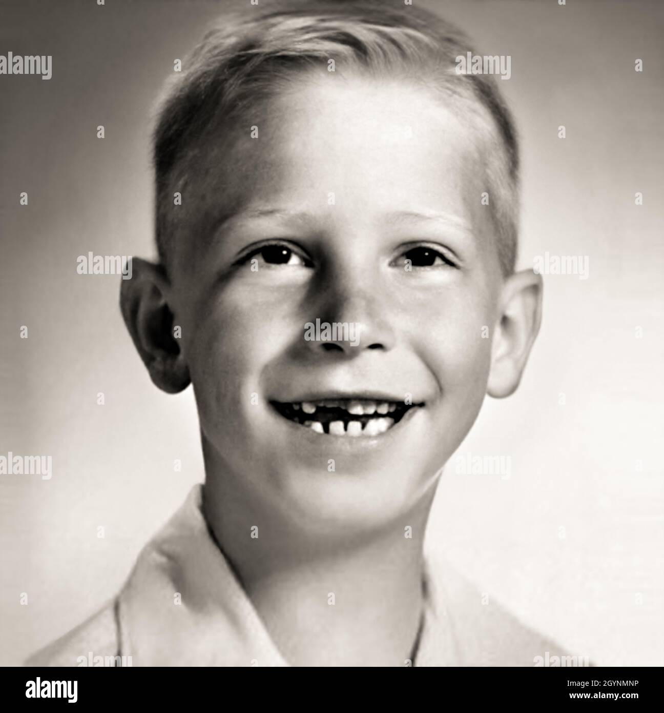 1962 CA, Etats-Unis : le célèbre BILL GATES ( bo​rn à Seattle, 28 octobre 1955​ ) quand était un jeune garçon de 7 ans .Photographe inconnu .Magnat américain , investisseur et propriétaire de médias fondateur de WINDOWS MICROSOFT Company .Photographe inconnu .- INFORMATICA - INFORMATICO - INFORMATIQUE - INFORMATIQUE - INVENTORE - INVENTEUR - HISTOIRE - FOTO STORICHE - TYCOON - personalità da bambino bambini da giovane - personnalité personnalités quand était jeune - INFANZIA - ENFANCE - BAMBINO - BAMBINI - ENFANTS - ENFANT --- ARCHIVIO GBB Banque D'Images