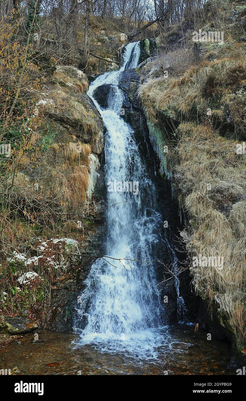 Cascade Sidonie est une cascade située à la périphérie de Bagnères de Luchon, dans les Pyrénées françaises, en midi-Pyrénées, en France Banque D'Images