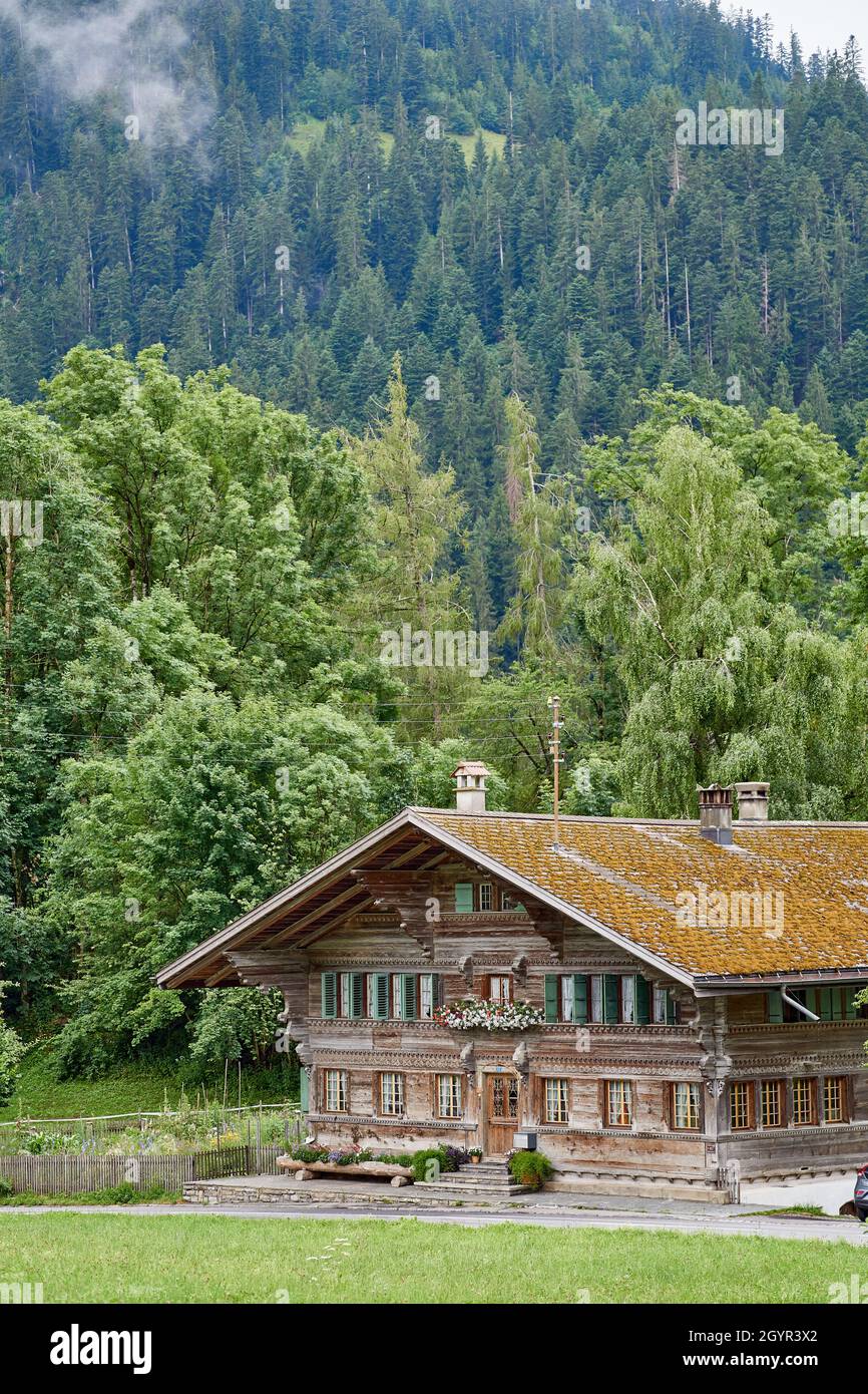 Chalet suisse - Simmental, Berner Oberland, Suisse Banque D'Images