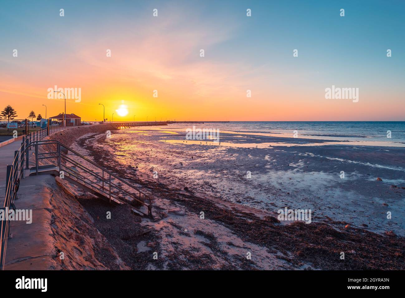 Vue sur la plage de Moonta Bay au coucher du soleil, péninsule de Yorke, Australie méridionale Banque D'Images