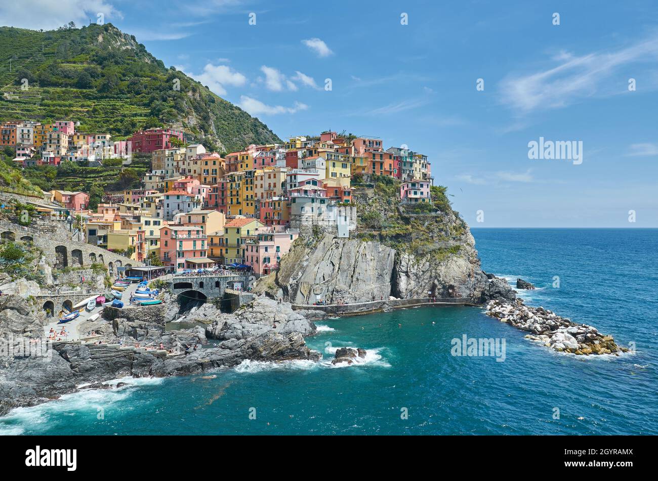 Manarola et un ciel bleu Banque D'Images
