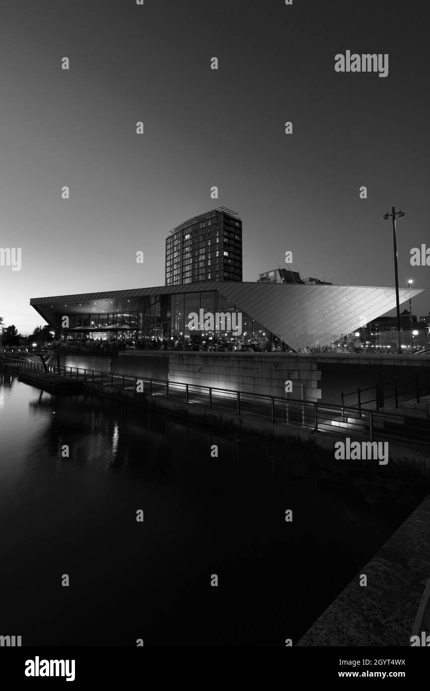 Le bar à cocktails Alchemist, Salford Quays, Manchester, Lancashire, Angleterre,ROYAUME-UNI Banque D'Images