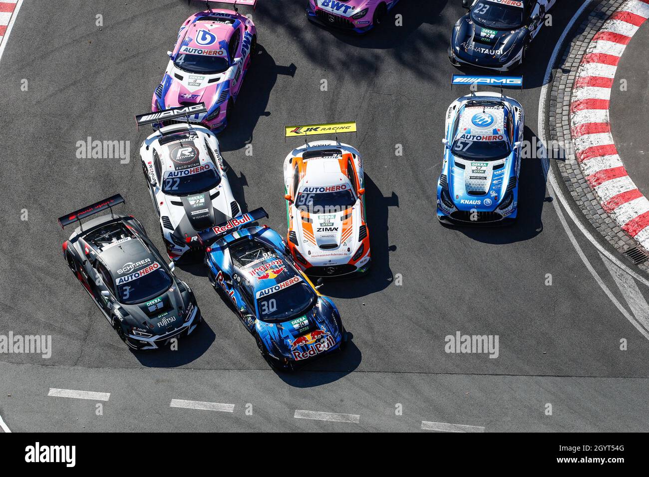 Nuremberg, Allemagne.09e octobre 2021.Nurnberg: DTM Norisring 2021, Nurnberg le 9 octobre 2021, (photo de Hoch Zwei) début, course 1, samedi 3 Kelvin van der Linde (RSA), Audi R8 GT3 LMS, Abt Sportsline 30 Liam Lawson (NZ), Ferrari 488 GT3, Red Bull Tauri AF Cors 22 Lucas Auer (AMG), Mercedes GT3, AMGMercedes AMG Team Winward 36 Arjun Maini (IND) Mercedes AMG GT3, GetSpeed Performance 57 Philip Ellis (SUI), Mercedes AMG GT3, Mercedes AMG Team Winward crédit: dpa/Alay Live News Banque D'Images