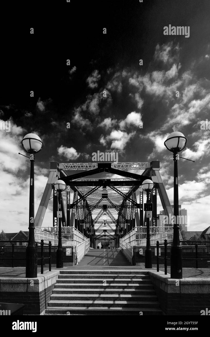 Le pont Detroit dans le bassin Érié, Salford Quays, Manchester, Lancashire, Angleterre,ROYAUME-UNI Banque D'Images