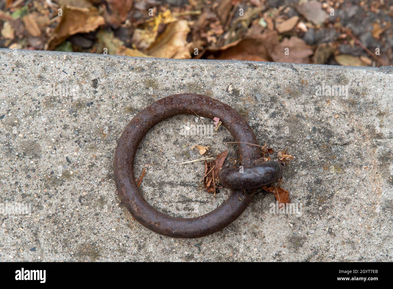 Vieux fianlage pour les chevaux et les buggies devant l'ancien grand magasin de Moore sur Ocean Avenue Lompoc, CA Banque D'Images