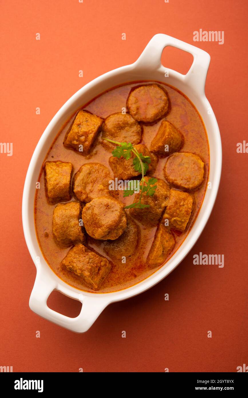 Besan Gatte Ki Sabzi ou Gatta Curry Recipe, menu rajasthani populaire pour le déjeuner ou le dîner Banque D'Images