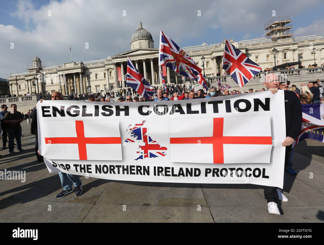 Londres, Royaume-Uni.9 octobre 2021.Les loyalistes britanniques ont défilé de Trafalgar Square aux chambres du Parlement et Downing Street pour protester contre le Protocole d'Irlande du Nord entre le Royaume-Uni et l'Union européenne.Le protocole inclus dans l'accord sur le Brexit maintient l'Irlande du Nord sur le marché de l'UE et crée une frontière douanière en mer d'Irlande.(Image de crédit : © Tayfun Salci/ZUMA Press Wire) Banque D'Images