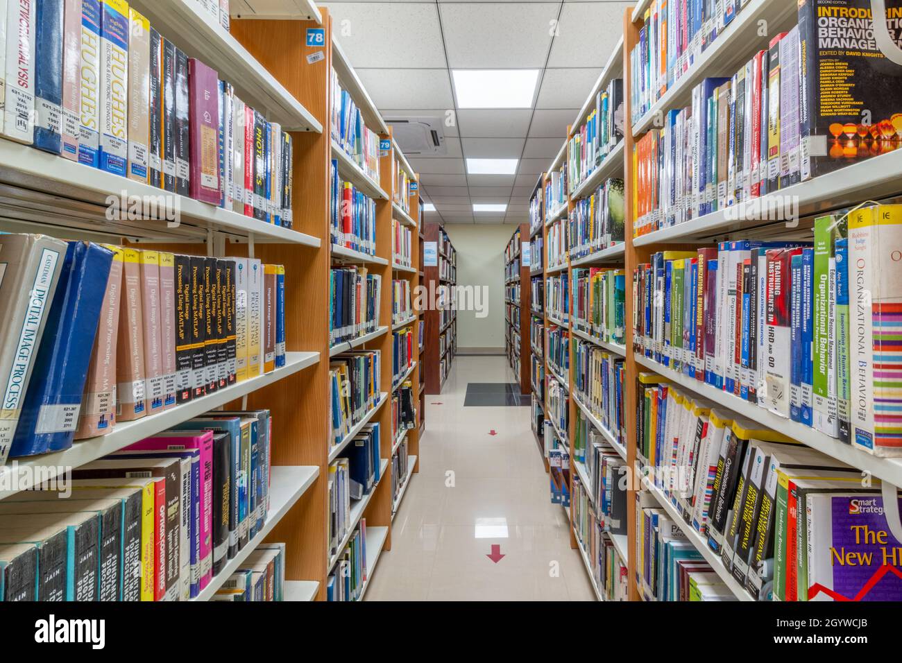 ISLAM, PAKISTAN - 01 septembre 2021 : un certain nombre de librairies à la bibliothèque locale Banque D'Images