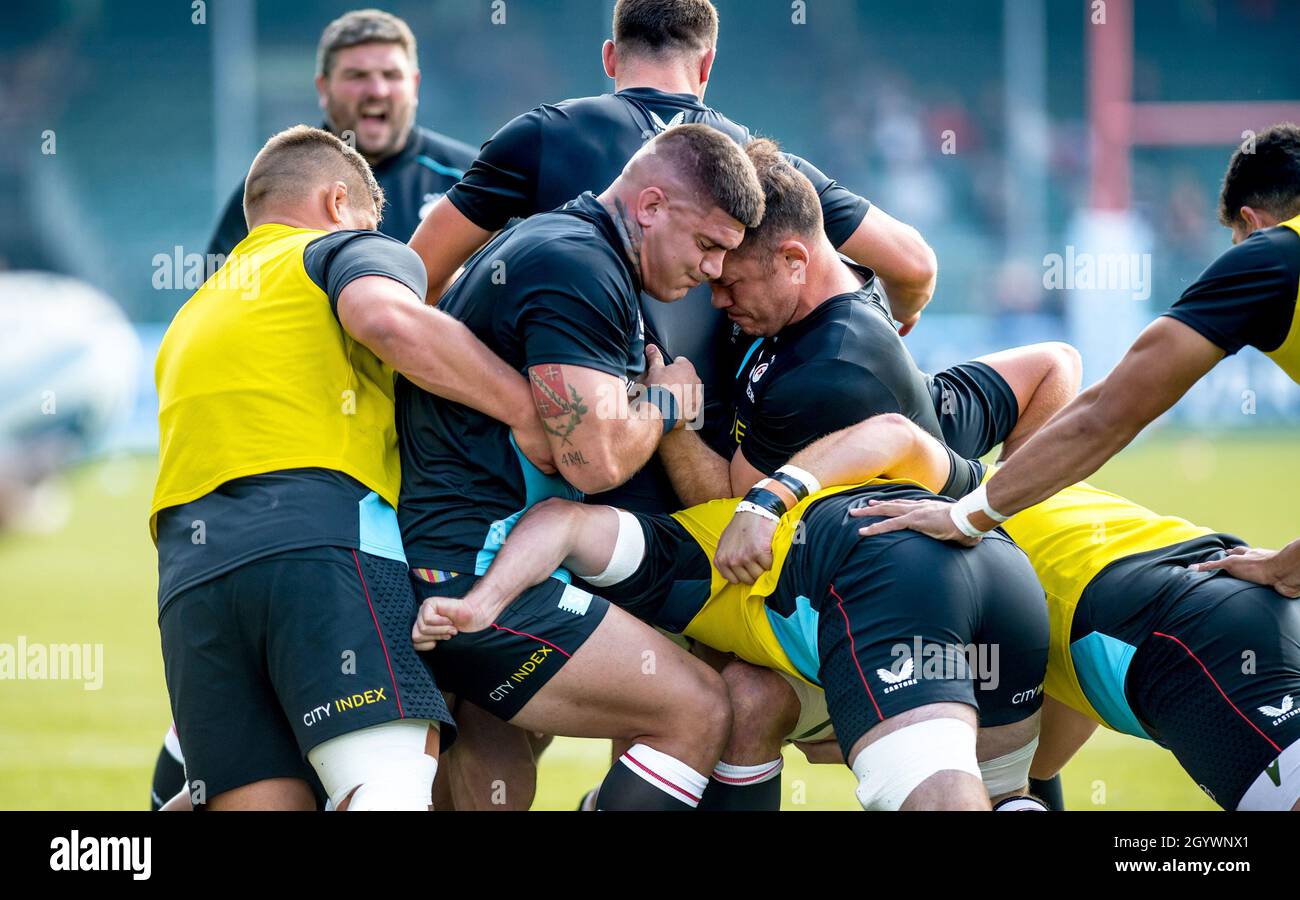 Londres, Royaume-Uni.09e octobre 2021.Saracens se réchauffe avant le match de rugby Gallagher Premiership entre Saracens et Newcastle Falcons Rugby au stade StoneX, Londres, Angleterre, le 9 octobre 2021.Photo de Phil Hutchinson.Utilisation éditoriale uniquement, licence requise pour une utilisation commerciale.Aucune utilisation dans les Paris, les jeux ou les publications d'un seul club/ligue/joueur.Crédit : UK Sports pics Ltd/Alay Live News Banque D'Images