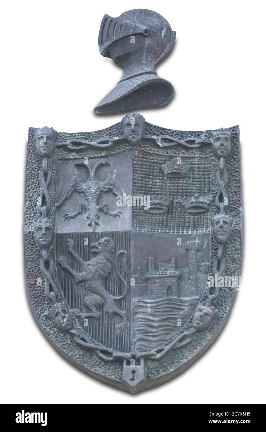 Medellin, Espagne - 3 avril 2021 : armoiries Hernan Cortes.Monument Hernan Cortes, Medellin, Estrémadure, Espagne Banque D'Images