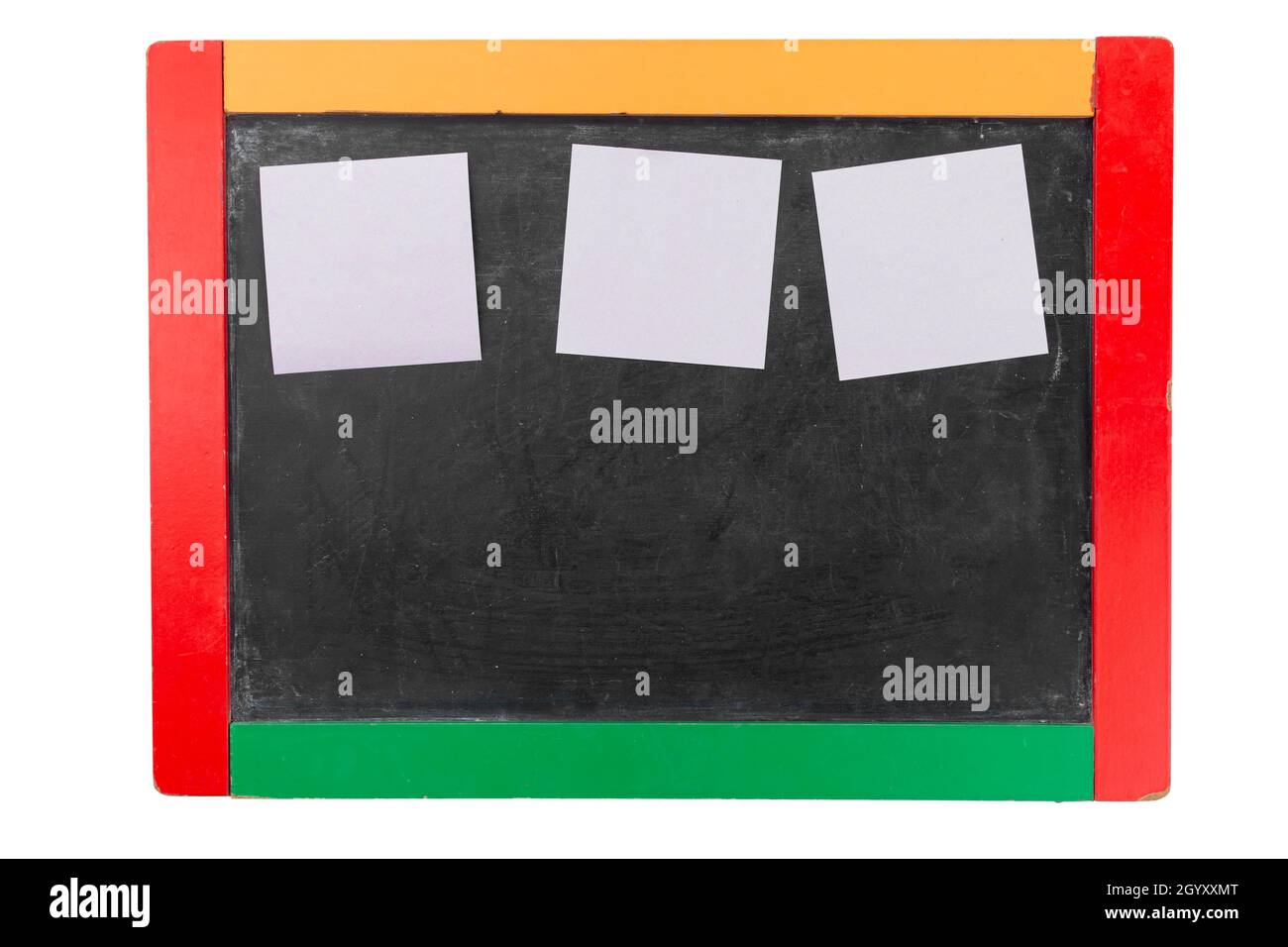 Tableau scolaire pour dessiner avec de la craie et des autocollants en papier. Espace pour le texte. Banque D'Images