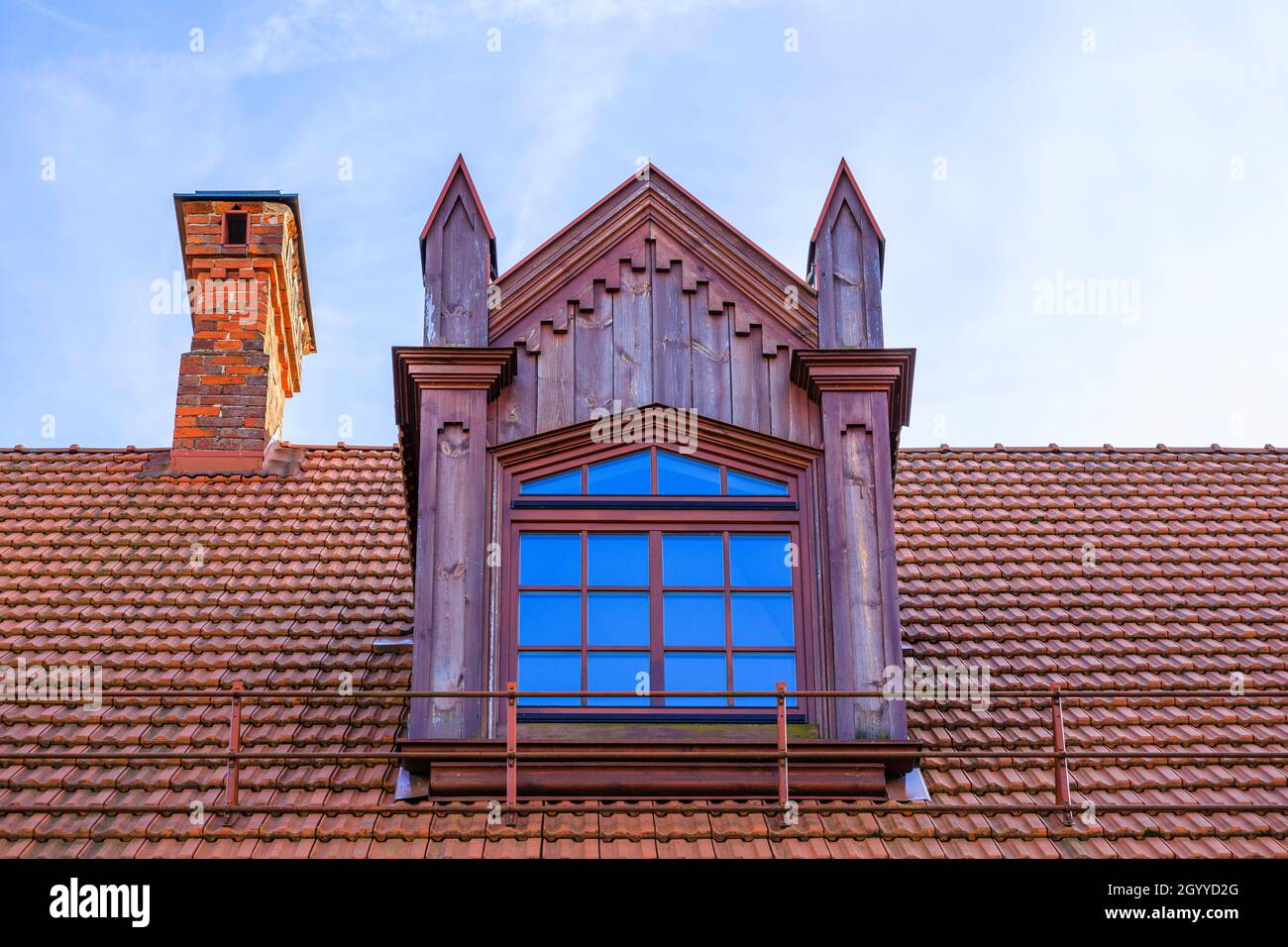 Le toit du château d'architecture de style gothique-Renaissance Banque D'Images