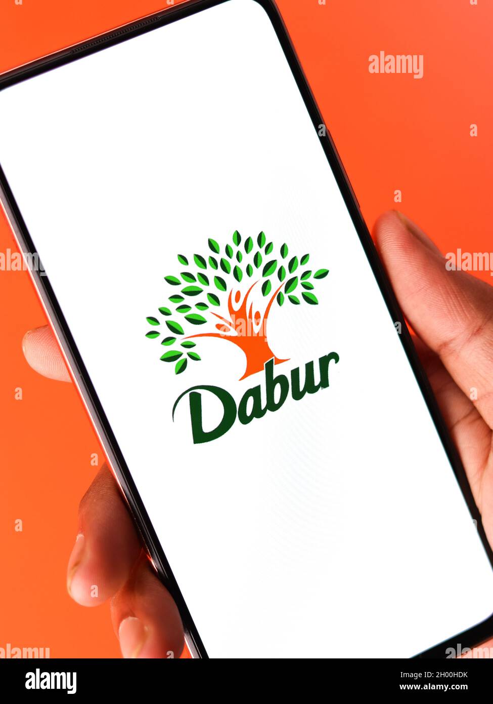 West Bangal, Inde - 09 octobre 2021 : logo Dabur sur image de stock d'écran de téléphone. Banque D'Images West Bangal, Inde - 09 octobre 2021 : logo Dabur sur image de stock d'écran de téléphone. Banque D'Images
