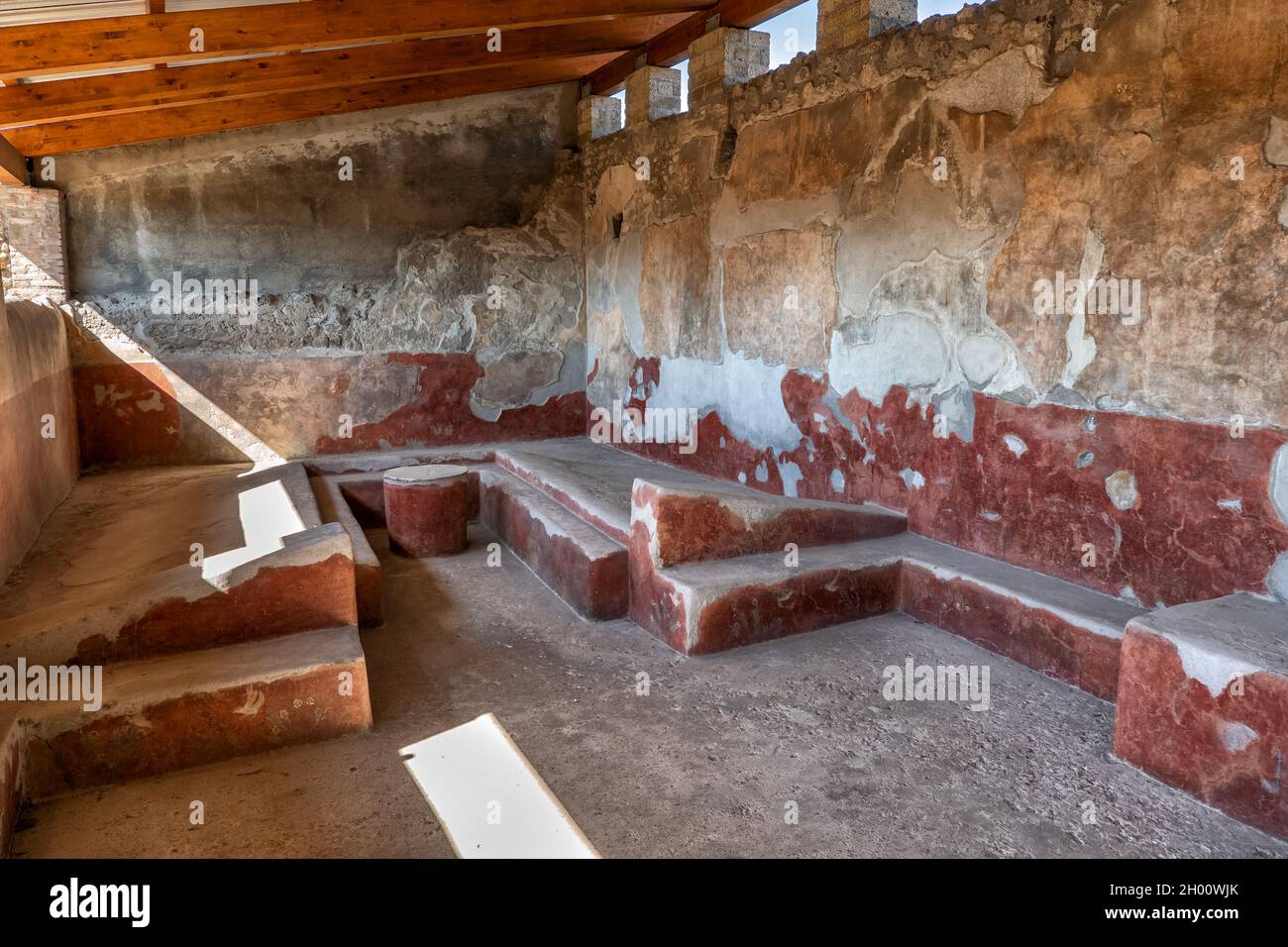 Triclinium salle à manger dans la Maison de Cryptoporticus (Casa del Criptoportico) dans la ville antique de Pompéi, Pompéi, Campanie, Italie Banque D'Images