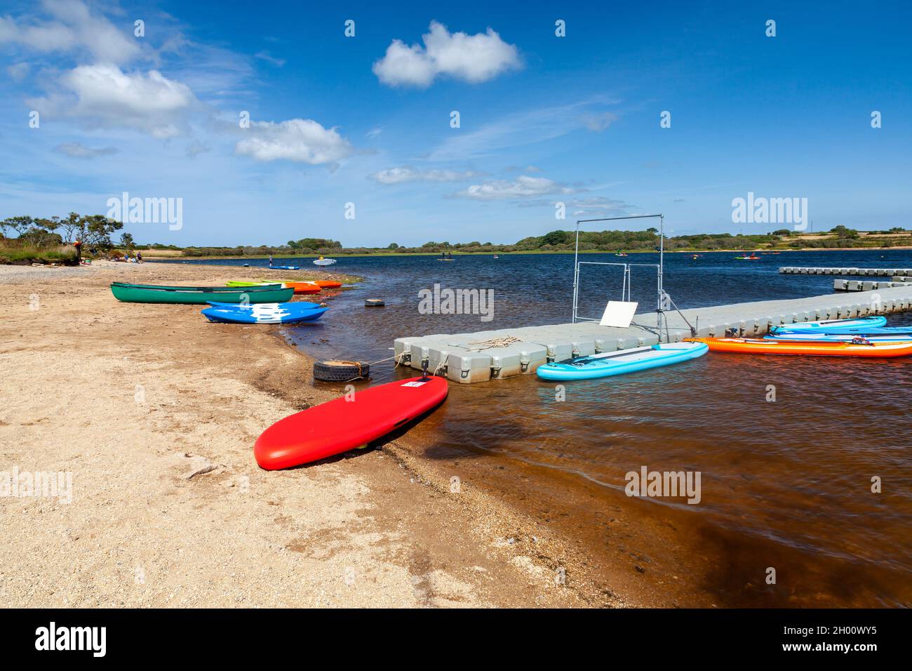 Belle journée d'été au Stithians Lake Watersports Center Cornwall Angleterre Royaume-Uni Banque D'Images