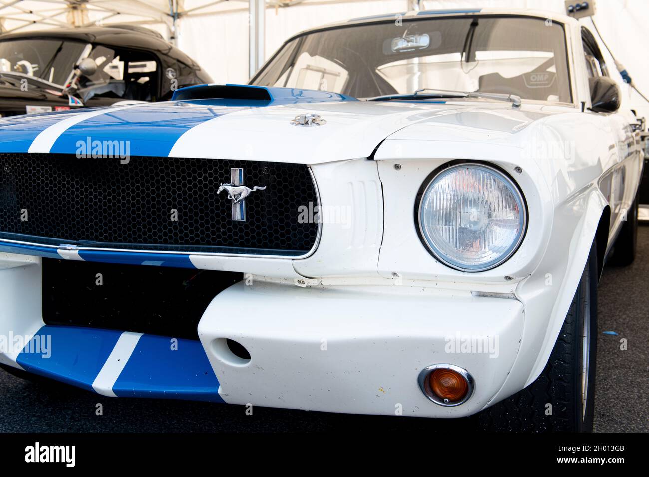 Italie, septembre 11 2021.Vallelunga classique.Voiture classique légendaire sport automobile des années 60 Shelby Mustang vue avant Banque D'Images