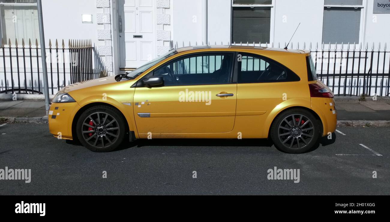 Une voiture Renault Megane Sport immatriculée en 2008 garée à Torquay, Devon, Angleterre, Royaume-Uni. Banque D'Images