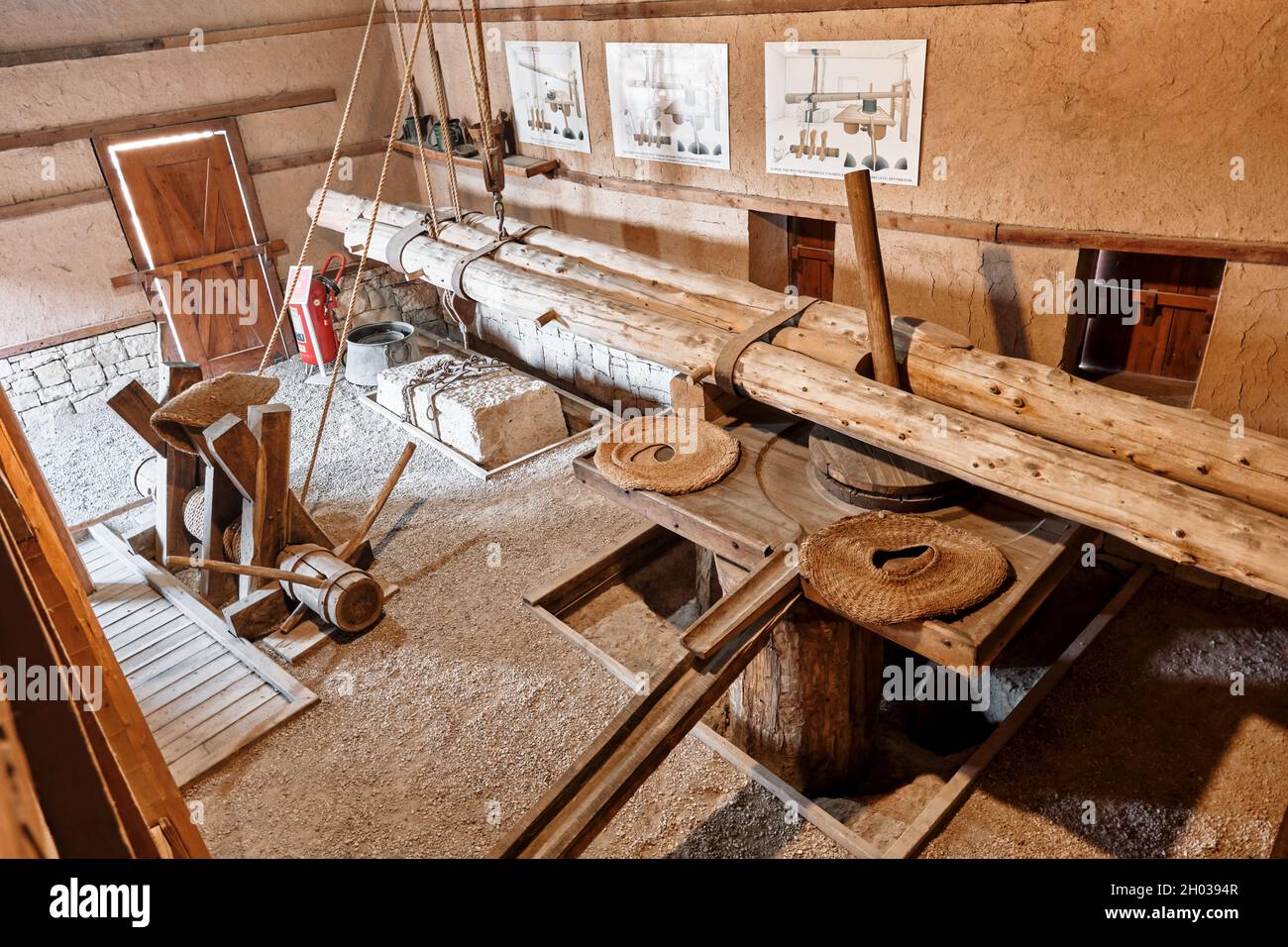 Urla, Izmir, Turquie - septembre 2021 : ancienne civilisation grecque la plus ancienne usine de production d'huile d'olive dans la colonie Ionienne Klazomenai à Urla, Izmir, Banque D'Images Urla, Izmir, Turquie - septembre 2021 : ancienne civilisation grecque la plus ancienne usine de production d'huile d'olive dans la colonie Ionienne Klazomenai à Urla, Izmir, Banque D'Images