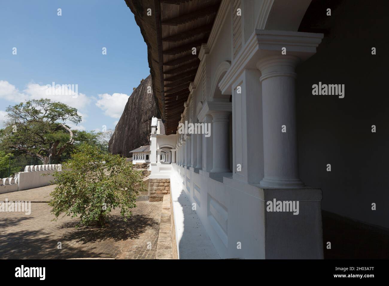 Extérieur des temples de la grotte bouddhiste à Dambulla, Sri Lanka, Sri Lanka, Asie Banque D'Images