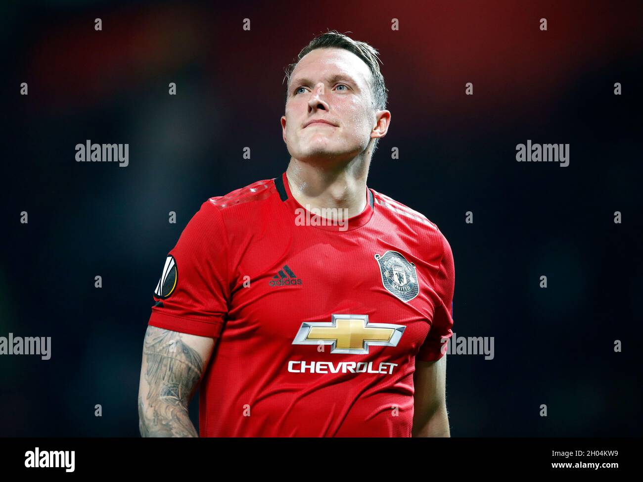 Photo du dossier datée du 19-09-2019 de Phil Jones de Manchester United.Le défenseur de Manchester United Phil Jones estime que les jeunes joueurs qui entrent dans le jeu doivent désormais être mentalement capables de gérer l'environnement « toxique » des médias sociaux après qu'il ait tourné le dos à sa présence en ligne.Date de publication : lundi 11 octobre 2021. Banque D'Images